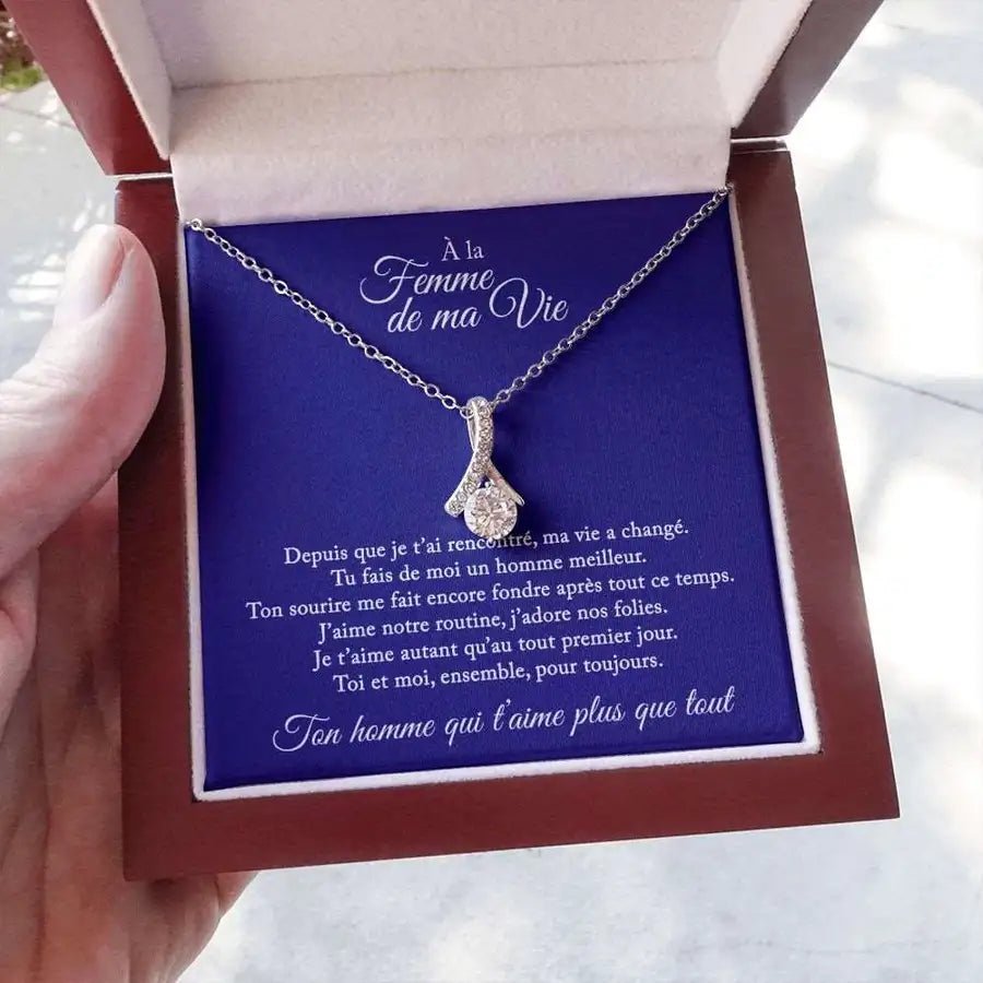 Cadeau pour femme. Un collier en or blanc 14k orné de pierre de zircon AAA. Offert dans un coffret-cadeau avec une carte de message sentimentale.