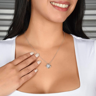 collier noeud d'amour avec petite phrase pour maman