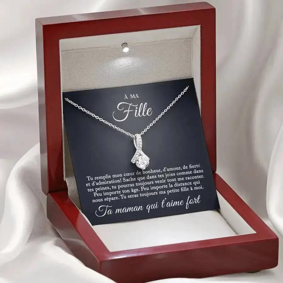 Comment choisir le meilleur cadeau pour sa fille? | Offrez-lui un collier personnalisé de La Petite Pensée 